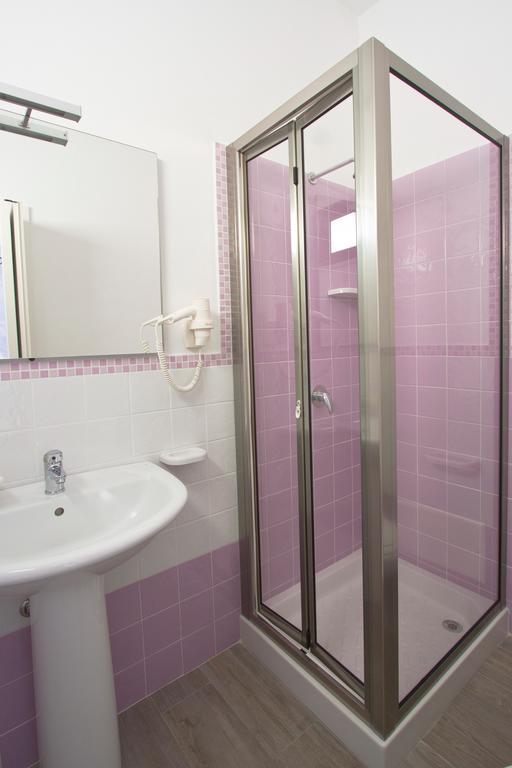 Venustas Bed & Breakfast LMP Стая снимка